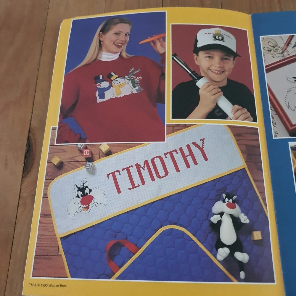 Vintage Looney Tunes Cross Stitch Pattern Book Lot Leisure‎ Arts 2564 2723 1990s